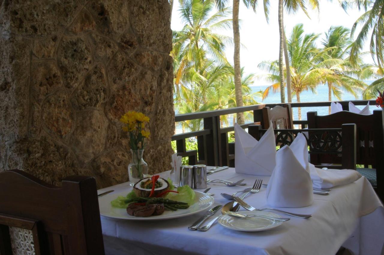 Mombasa Continental Resort Shanzu Exteriör bild