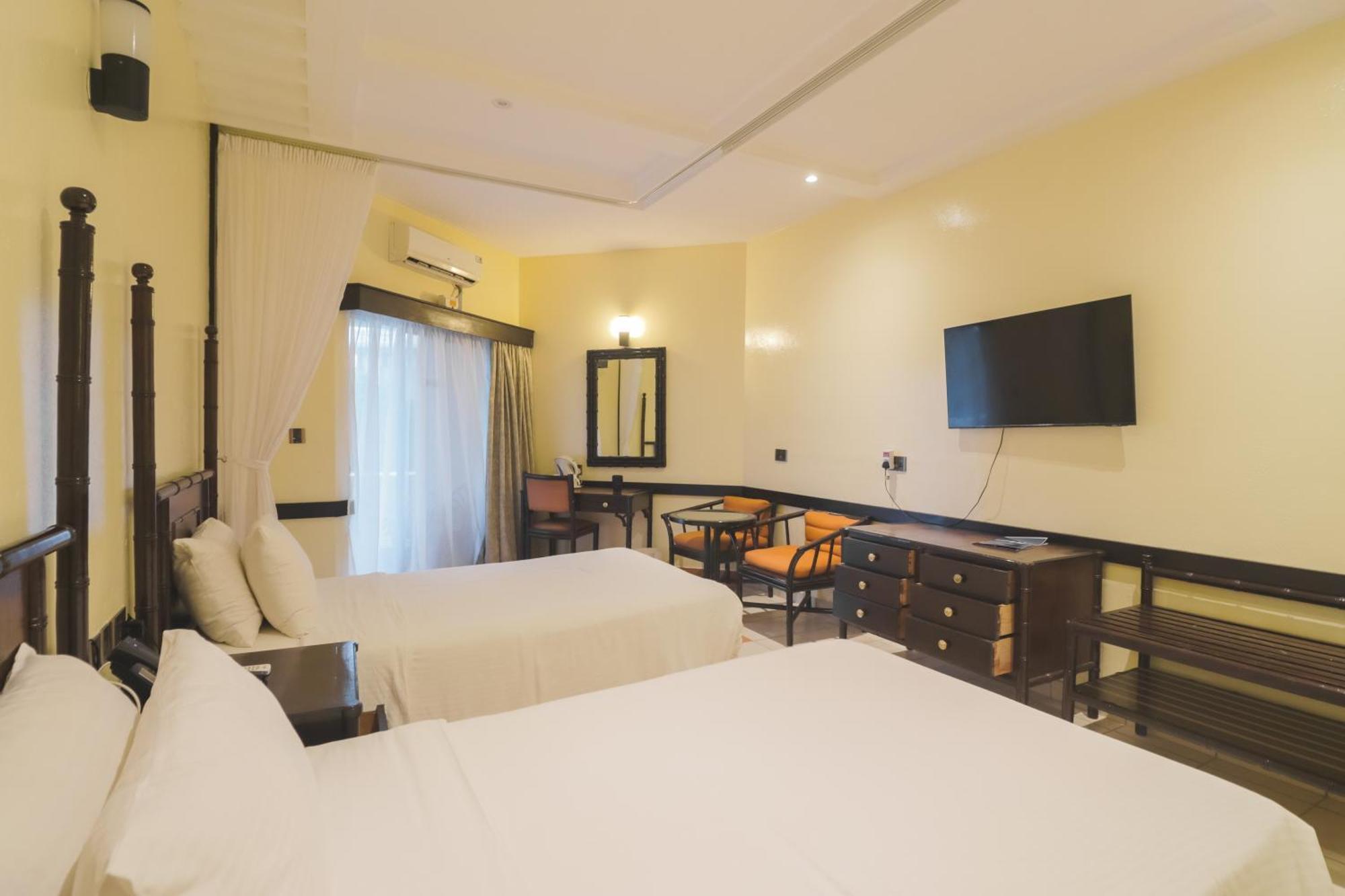 Mombasa Continental Resort Shanzu Exteriör bild
