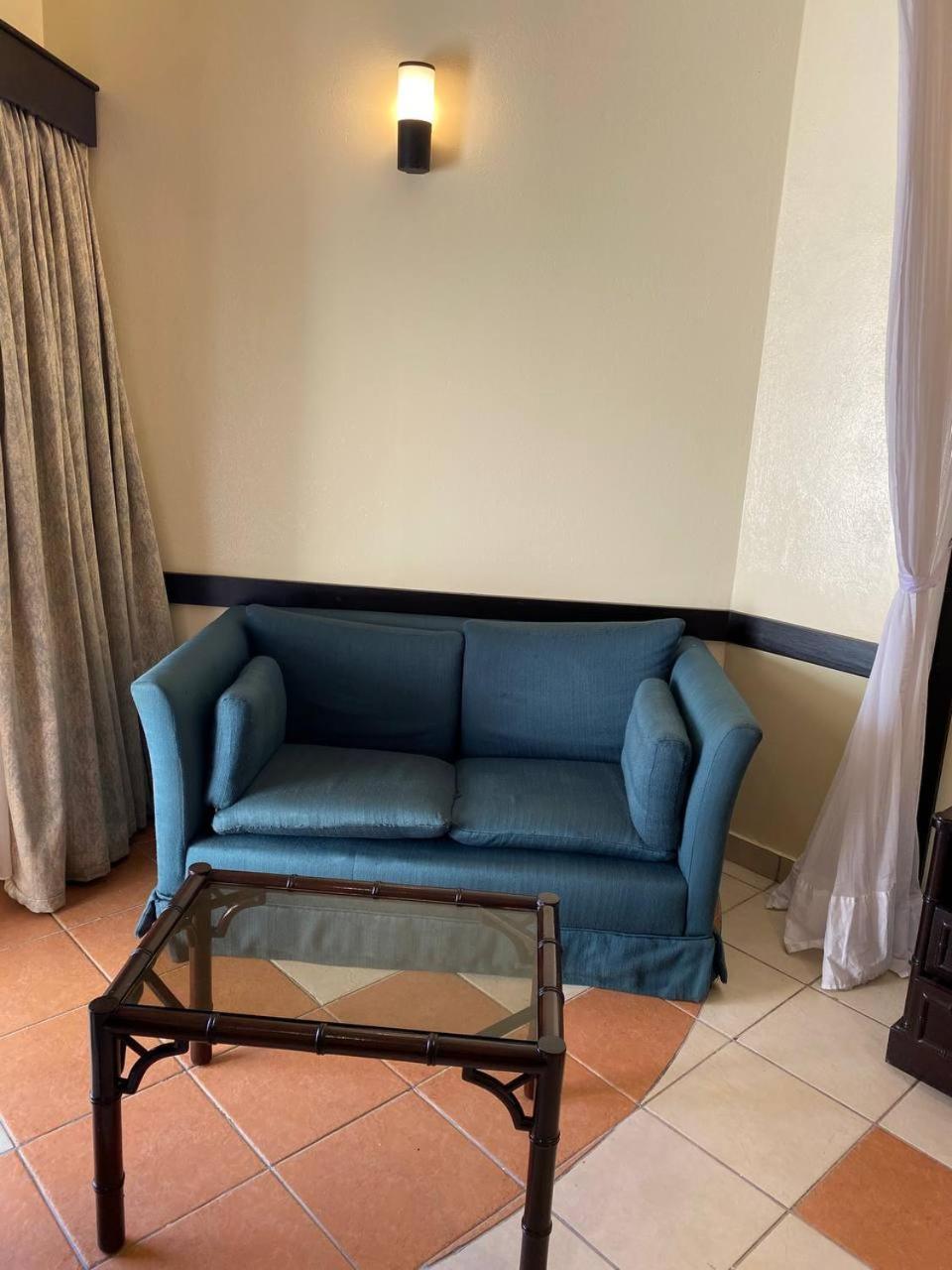 Mombasa Continental Resort Shanzu Exteriör bild