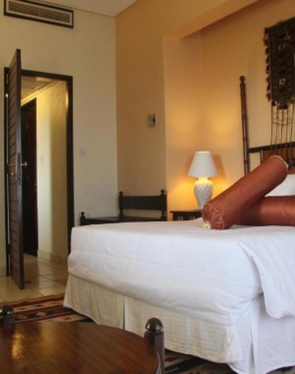 Mombasa Continental Resort Shanzu Exteriör bild