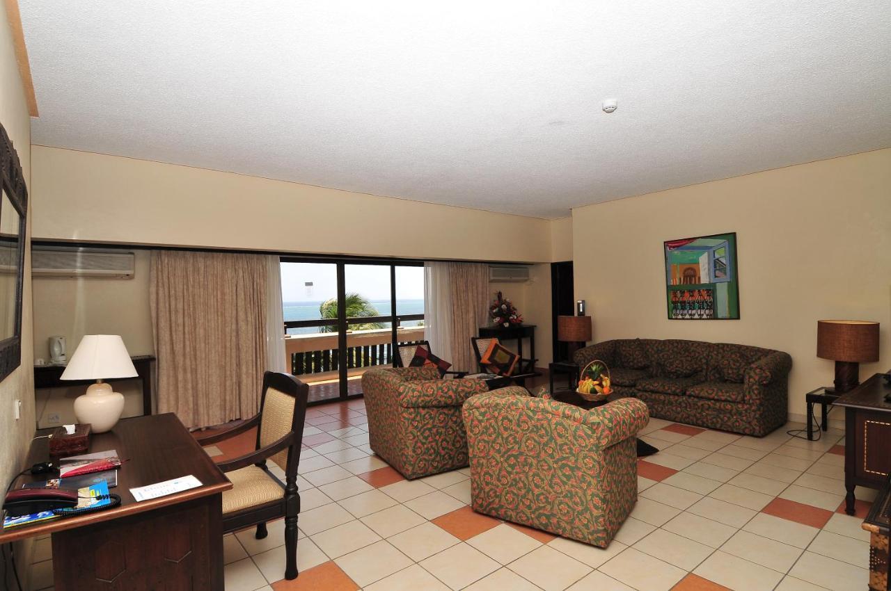 Mombasa Continental Resort Shanzu Exteriör bild