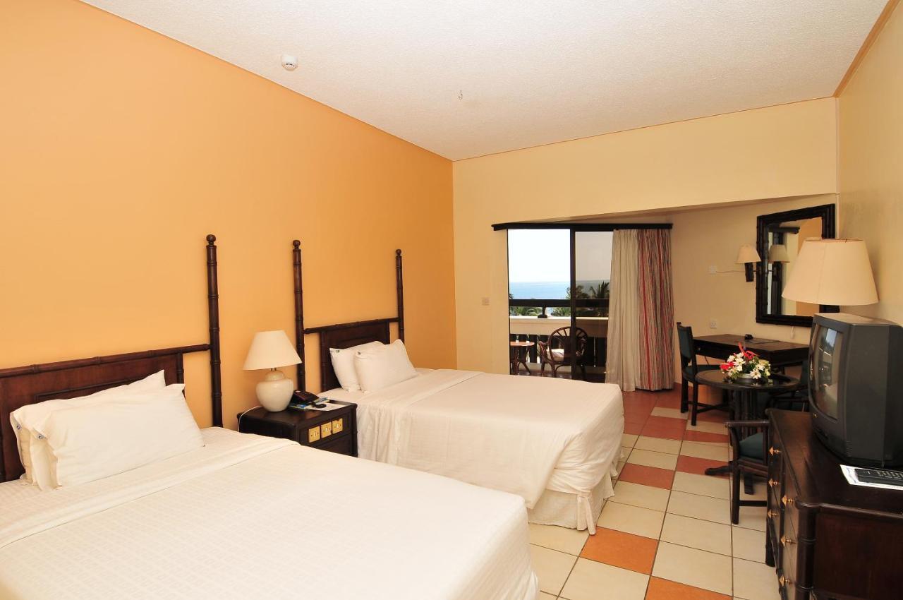 Mombasa Continental Resort Shanzu Exteriör bild